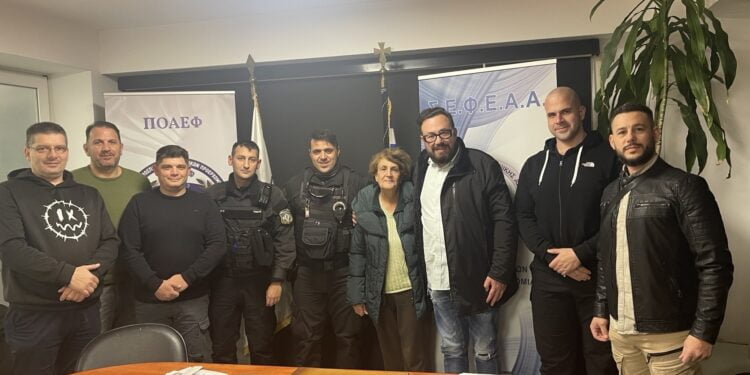 Tο ΣΕΦΕΑΑ με τη μητέρα του τραυματία συναδέλφου μας.